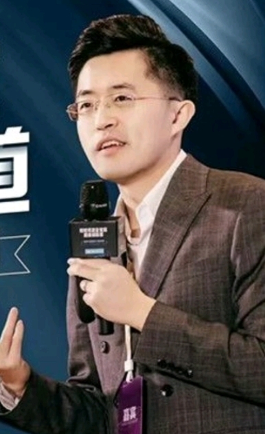 卢战卡:成为交际高手的72套功夫!